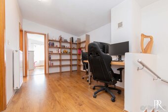 PRÍJEMNÝ 3 IZBOVÝ RD S BAZÉNOM NA BREHU VAJNORSKÝCH JAZIER - 14