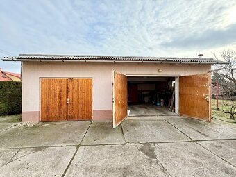 MAĎARSKO - ENCS - 3 IZBOVÝ RODINNÝ DOM S TERASOU, DVOJGARÁŽ, - 14