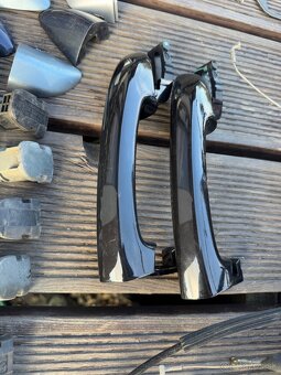 Kľučky , nosiče , lanká … VW Group - 14