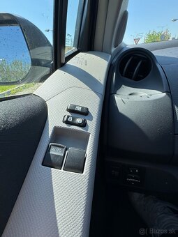 Predám Toyota Yaris 1,33 VVT-i / top stav - 14