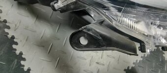 Toyota Yaris IV 4 (XP210) 2020 - svetlo lampa LED svetlomet - 14