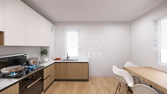 Znížená cena. Na predaj rodinný dom s veľkým pozemkom v... - 14