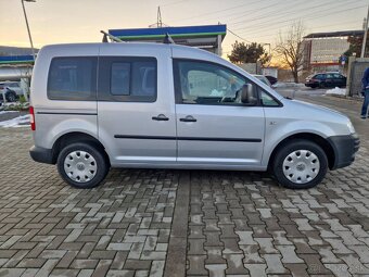 Predám Volkswagen Caddy 1.9 TDI 77 KW r.v.2009.Ohrev,7-miest - 14