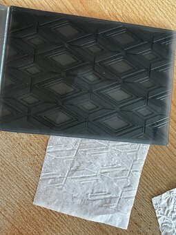 SIZZIX Big Shot vyrezavaci a embosovaci stroj - 14