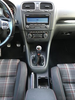 VOLKSWAGEN GOLF 6 GTI 2.0 TFSI TURBO Benzín - 14