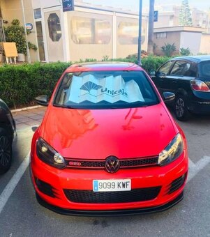 VW Logo znak VOLKSWAGEN cierne leskle / cervene - 14