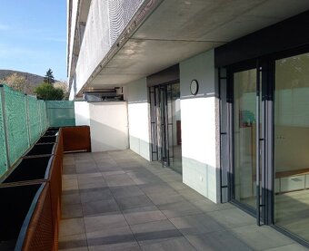 Nový 2i byt s terasou a parkovaním v projekte Pod Vinicou - 14