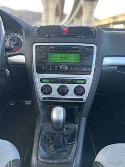 Škoda Octavia Combi RS 2.0TDi 125kw TOP - 14