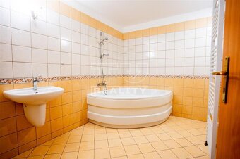 NA PREDAJ 129M2 4I BYT UL.POD PÁROVCAMI, PIEŠŤANY - 14