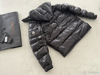 PREDÁM takmer novú zimnú bundu Moncler Maya Giubbot TG 6 - 14