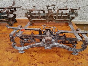 Liatinová váha. - 14