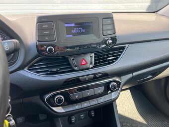 Hyundai i30 Combi 1.5 DPI 80kw r. 2022 - 14
