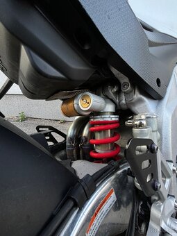 Aprilia tuono v4 1100 - 14