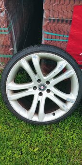 Predám Alu disky Borbet R19 9Jx19H2 5x112 ET33 - 14