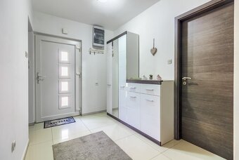 Zariadený dom s bazénom / Chorvátsko - 14