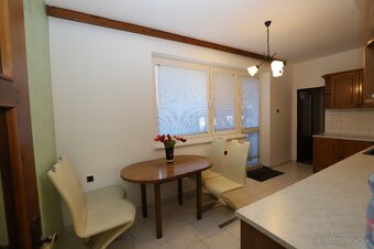 Kompletne zrekonštruovaný 5 izbový rodinný dom,pozemok 659m2 - 14