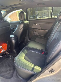 KIA Sportage 2.0 CRDi AWD - 14