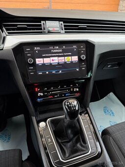 Volkswagen Passat Variant 2.0 TDI EVO Business - 14
