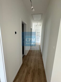 Ponúkame na predaj 4-izbový samostatný dom v časti Hviezdosl - 14