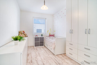 Na predaj priestranný 4-izbový rodinný dom v Bernolákove - 14