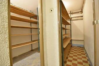 Rodinný dom, 3 podlažný 7-izbový, na tichom a vyhľadávanom m - 14