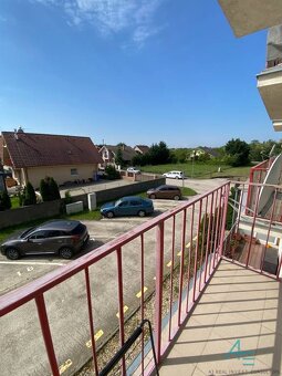Veľký 1i byt s balkónom  a park. miestom v Miloslavove. - 14