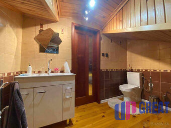 KROMPACHY- rodinný dom (10izieb)+ 3 garáže na PREDAJ - 14