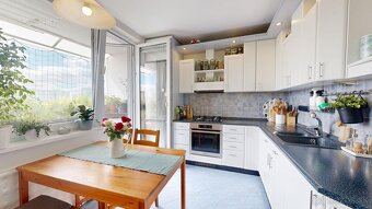 NOVÁ CENAPonúkame na predaj priestranný 3-izbový byt s log - 14