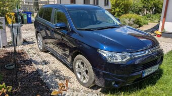 Predám Mitsubishi Outlander 3 2013 2,2DI-D 110kW - 7 miestne - 14