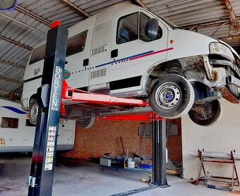 Dvojstlpový zdvihák BOR 4,2Ton a 5TON ramena 3dielne automat - 14
