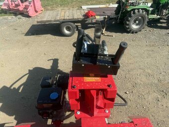 Štiepačka dreva 50T - 14