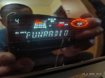 SONY XB60...2x120W RMS pri 8 ohmoch - 14