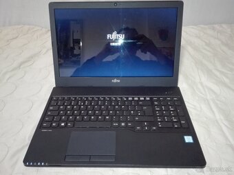 Fujitsu. i3-6006U.15,6“FHD. 1 000 GB. 12 GB DDR4. - 14