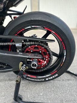 Yamaha R1 Big Bang - 14
