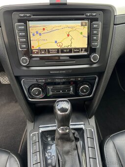 Škoda Superb combi 2 facelift 2.0 TDi dsg 140 koni 2015 koža - 14