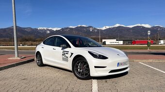Tesla 3 SR 2023 - 14