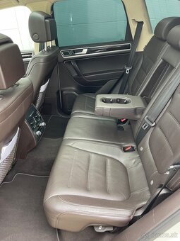 Predám VW touareg 7p 3.0TDI 180kw - 14