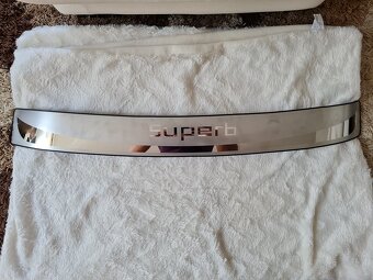 Lišta na kufor naraznik pre ŠKODA / VW - 14