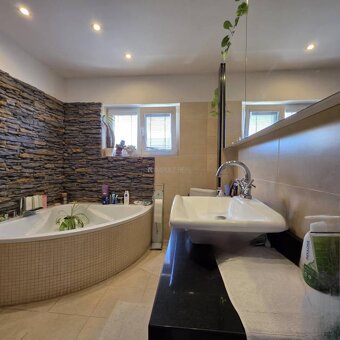 Moderný dvojgeneračný RD, 380m2, Sečovce, 6a pozemok, fotovo - 14