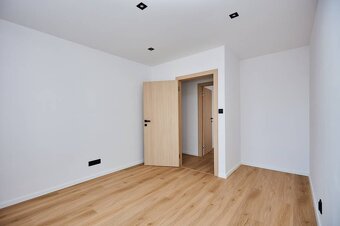 NA PREDAJ,4-izbový byt Košice - Západ - Michalovská ul. - 14