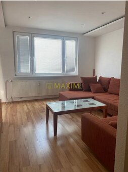 Ponúkame na predaj 3- izbový byt na Dlhých Dieloch na ulici  - 14