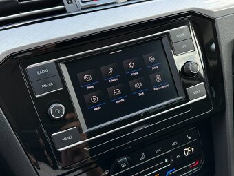 Volkswagen Passat Variant 2.0 TDi DSG 4Motion - 14