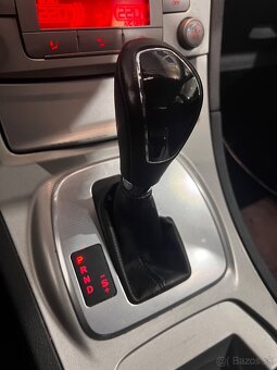 Ford S-MAX 2.0 TDCi (96 kW) – Automat / 7-miestny / Čierna m - 14