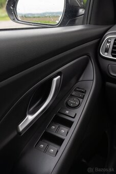 Hyundai i30, 1.6 CRDi, vysoká výbava Style, 100kw, Automat - 14