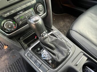 Škoda Superb 2.0 TDI DSG - 14
