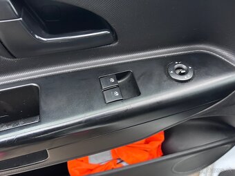 Kia Ceed 1.6 Crdi Nová STK/EK - 14