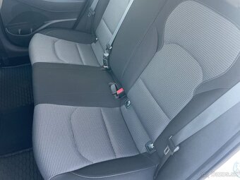 Hyundai i30 Com. 1.6CRDi 85kW 1.maj. ČR DPH - 14