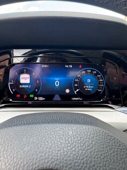 Volkswagen Golf 8 Variant 2.0 TDI DSG 110kW - 14