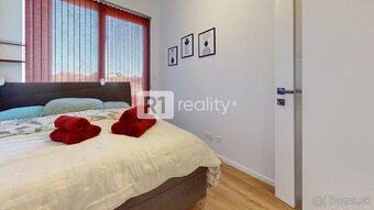 Na prenájom 2 izbový byt 45 m2 + terasa 15 m2 + 30 m2 predzá - 14