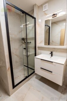 Štýlové bývanie bez starostí – novozrekonštruovaný 3-izbový  - 14